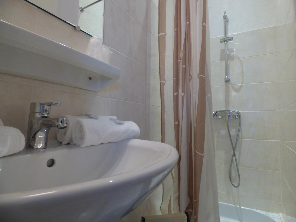 Hotel Saint Jean Vals-les-Bains Δωμάτιο φωτογραφία